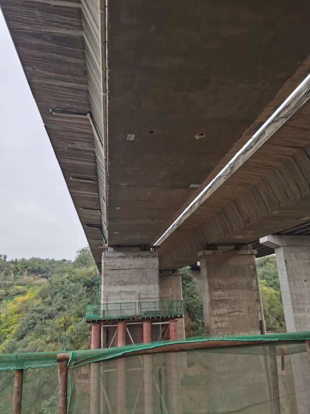 北海桥梁加固前制定可行设计方案图并用对施工方法